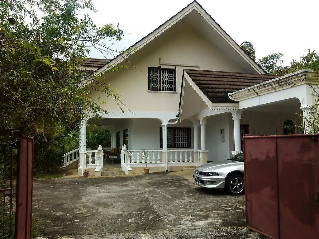 Anum Cara Guest House Mahe Island