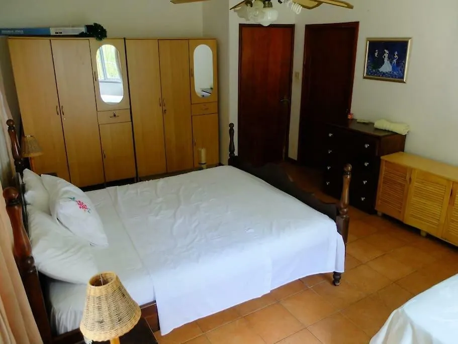 Anum Cara Guest House Mahe Island