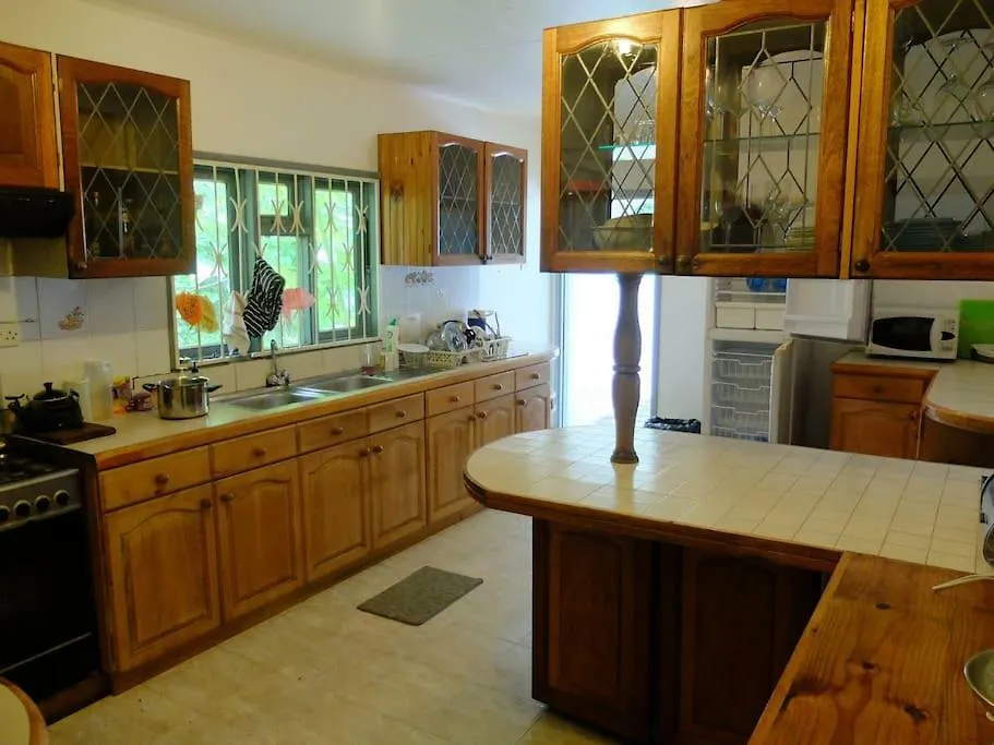 Anum Cara Guest House Mahe Island