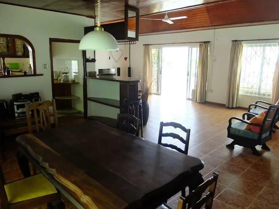 Anum Cara Guest House Mahe Island